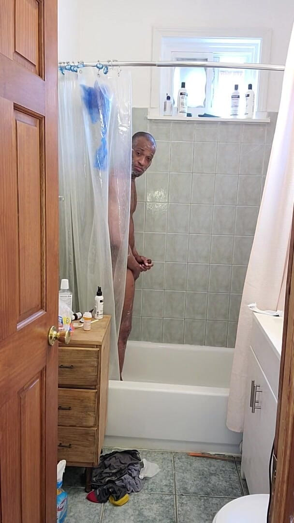 Kennie Jai: Kenniejai prend une douche pour vous