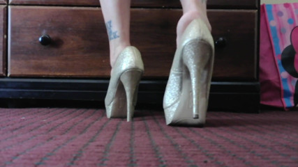 Abby Anna: Standing shoeplay dipping