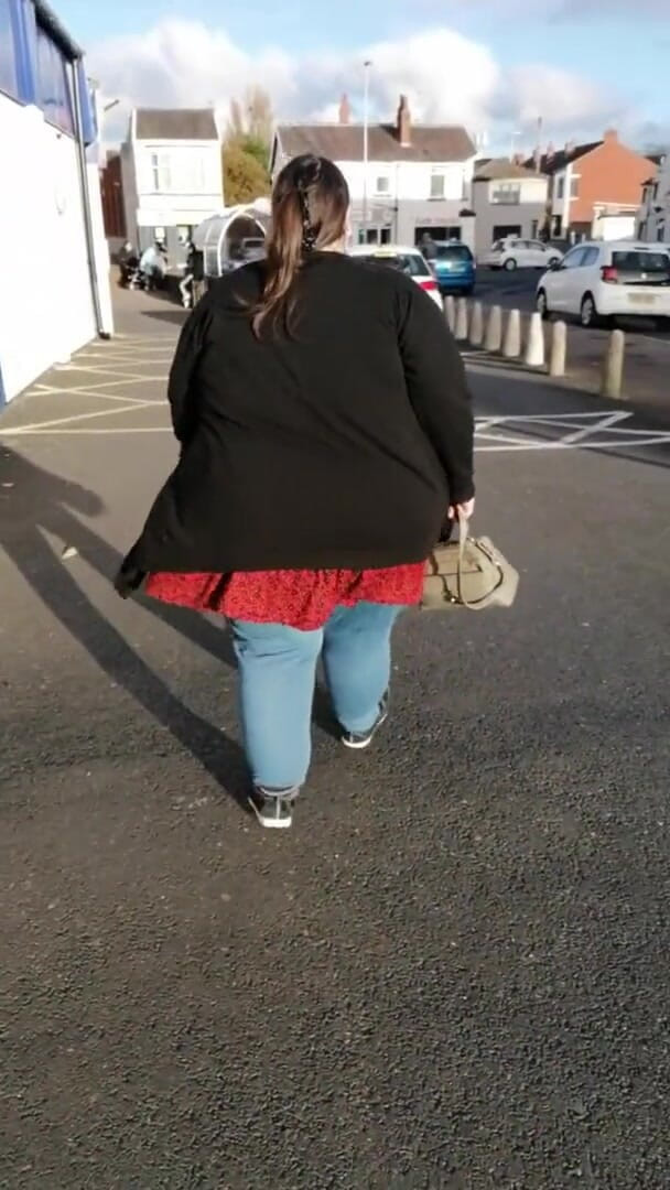 SSBBWLadyBrads: Sé que te gusta verme caminar