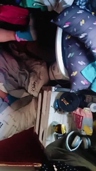 Premières tentatives pour insérer sa main dans son doux cul