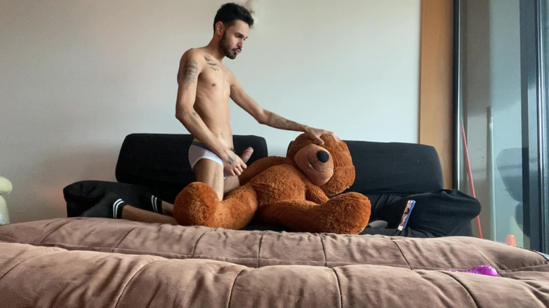 arabeputo: Playing with My Teddy Bear