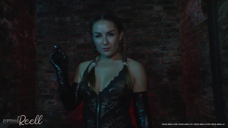 REELL - The cute Girl next door _ FemDom Reality: Fumare con dei guanti lunghi
