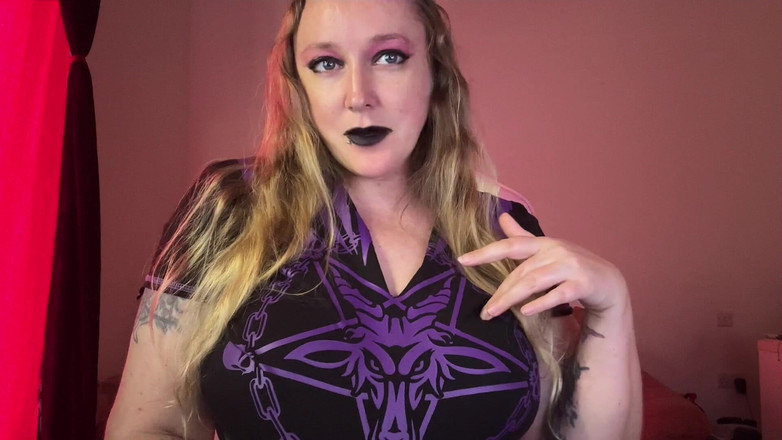Kisicaxx: Gotická dívčí satanská dohoda