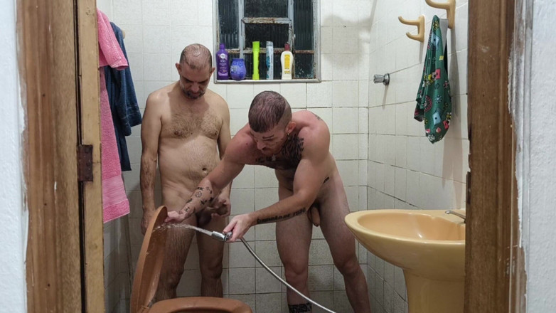 carmonaoficial: Bath the Way Only the Carmonas Do
