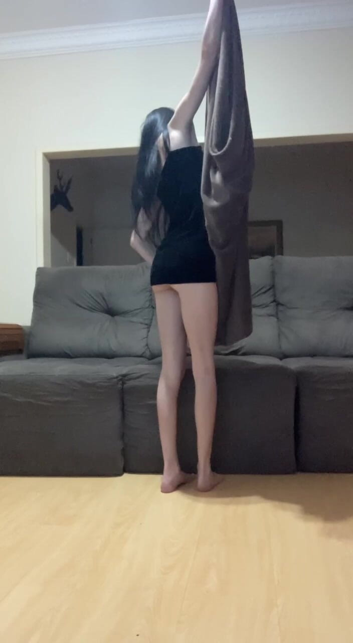 Bad Melli: Pojď mě šukat na gauči mé ex?