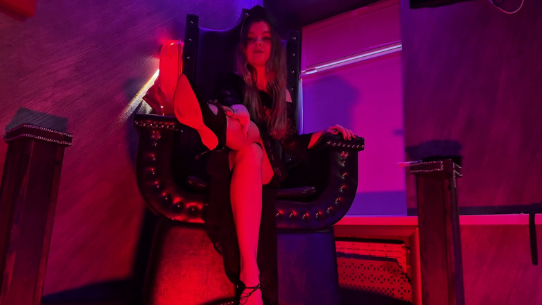 Renata Fox: Zeița ta a decis să arate cât de frumos ejaculează