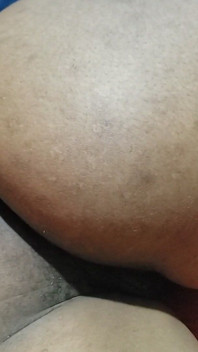 Echtes Selbstgedrehtes Sexvideo, MILF Mit Dickem Arsch, Heiße Behaarte Muschi Wird Gefickt