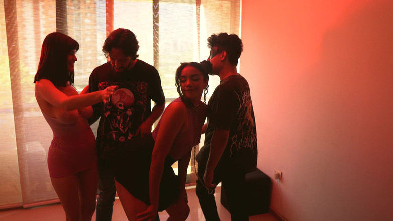 Jade Mercury: Üniversite Partisi Riskli Seksle Sona Erdi