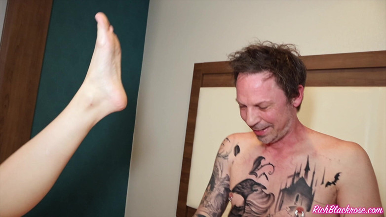 Rich Blackrose: Amateur Hotwife Goth Slut Gets Creampied