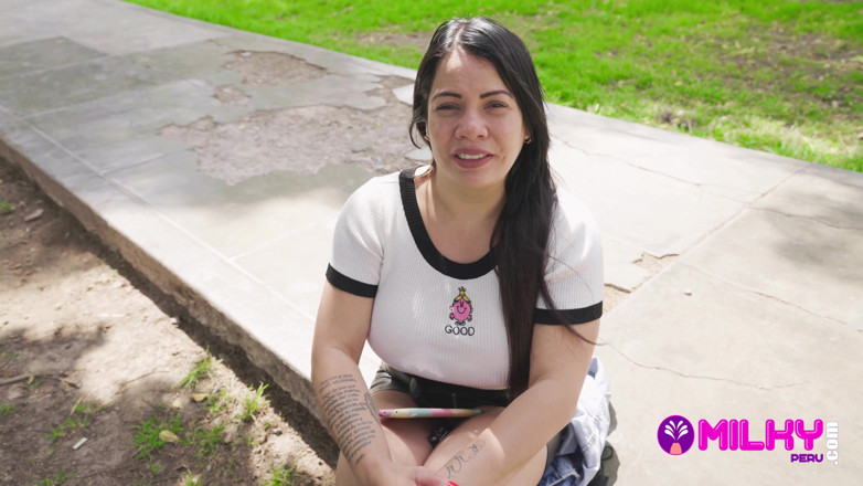 Milky Peru: Luhana MILF dengan tetek besar dan pepek yang lazat