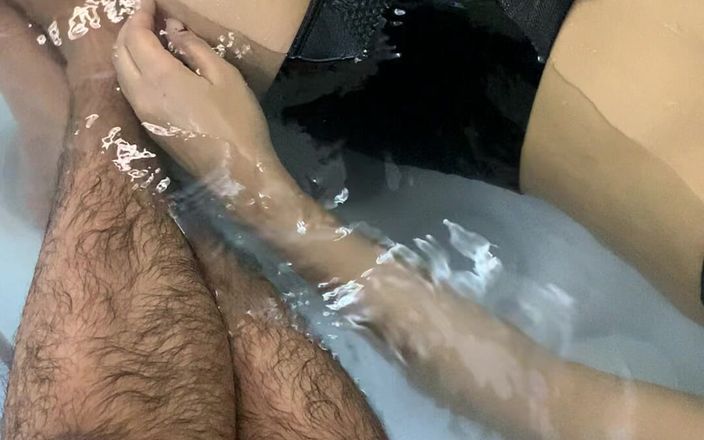 Komal sexy studio: ट्यूशन टीचर वास्तव में honry जबकि उसका शिक्षण