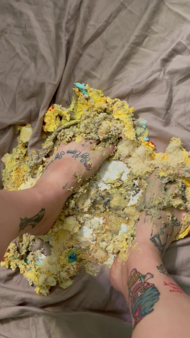 Smashing Cake with My Cute Feet (Cherry Bomb Bomb)