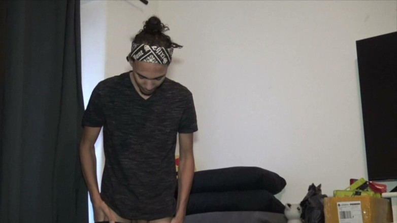 Sneaker gay: Romantik Fucked Raw by Ebony Big Dick