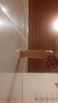 Grube dildo analne – nowy shemale