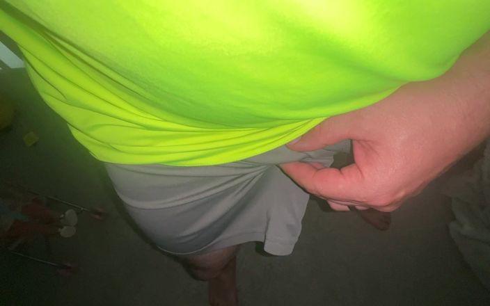 Dick Pants: Jasné tričko s šedými šortkami