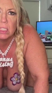POV boquete, peitos e buceta fodida com punheta facial