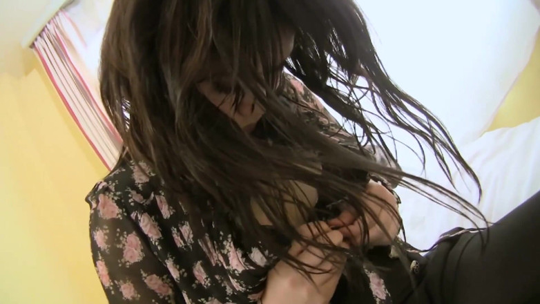 Asian Mature Climax: Vibrating toy on her clit makes her moan hard