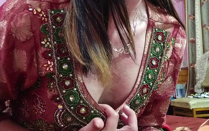 Bolly Karma: 飽くなき痴女妻は今夜巨大なBBCが必要