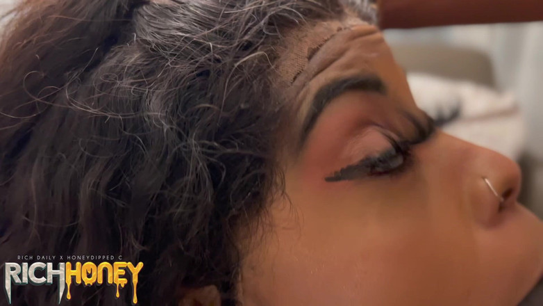 DICKHDDAILY: Лапочка С с окунулась, трахнули после ужина