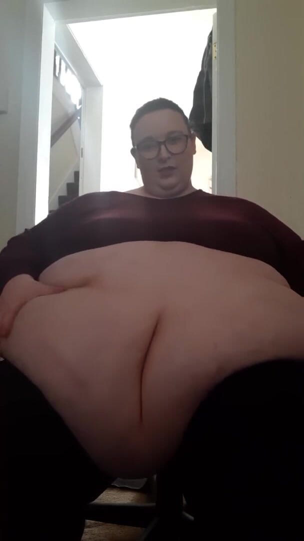 SSBBWLadyBrads: 黑暗中的肥胖女神