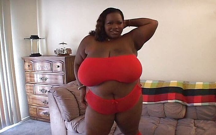 Perv Milfs n Teens: Des gros seins avides d’amour, au fond de leurs grosses...