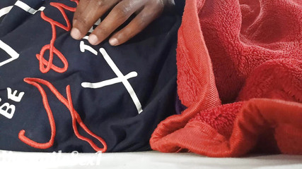 VersatileSex1: Une femme trompe son mari
