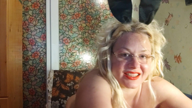 Putarankahotmilf: Lateksli oyun kızı azdırıyor ve kameraya boşalıyor