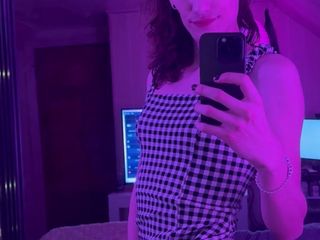 Alyssa Bale: Příspěvky na dívčí péro