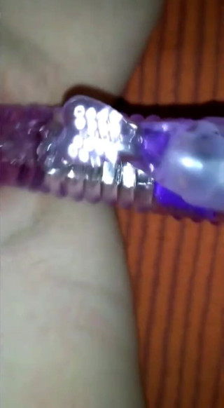 steffigeil: i rub my pussy with toy and cum