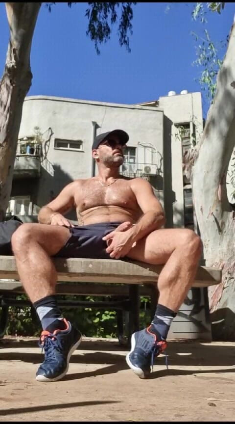 Zack f: Il tipo ha colpito il suo cazzo pubblico parco giornata...