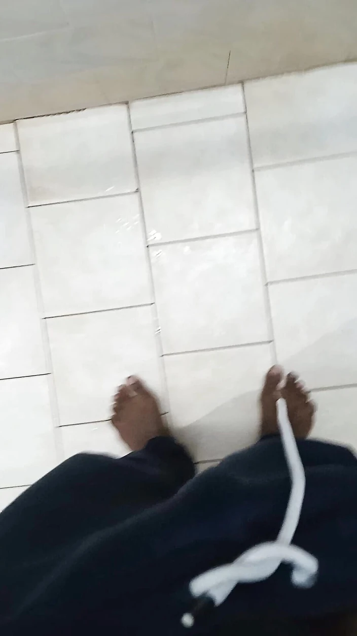 Lovely rose adit: Развлекаясь перед душем