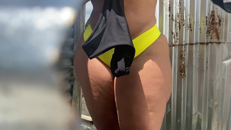 zendella usain: Sexy Girl Gets Filmed in Public
