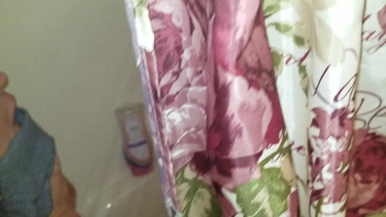 SexyNEBBW: 性感的胖美女洗澡并被颜射