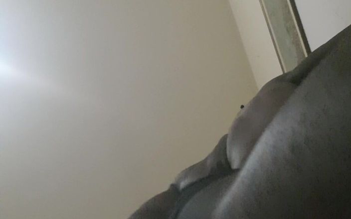 Black G: Cắt lưng