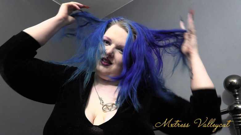 Mxtress Valleycat: Provocazione sensuale con le unghie