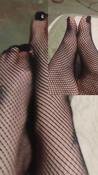Longtoes45: Fishnet Tease