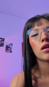 Je ne peux pas m’empêcher de me masturber quand je suis en vidéo