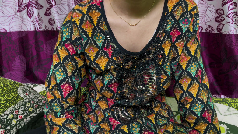 Kaleonjoybd: Kakak ipar indiaku yang seksi pengen dientot habis-habisan sampai mengerang...