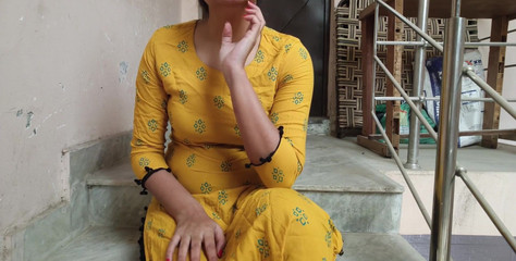 Saarabhabhi6: Hindský sexuální příběh Roleplay - služka řekla, pane, pokud zvýšíte můj plat,...