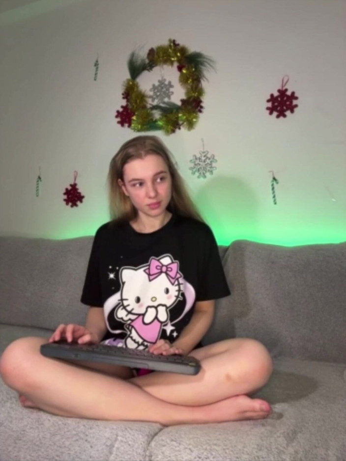 JuiceLussie: Anal Fisting so Hard up Close