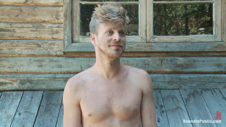 Bound in public: У тебе є муркотливий рот чувак...