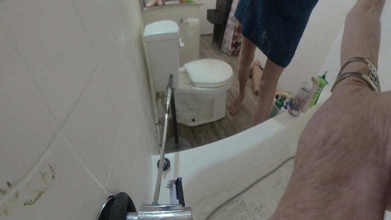 Lizzy Yum: Liz Young Sd October mastürbasyon yapıyor