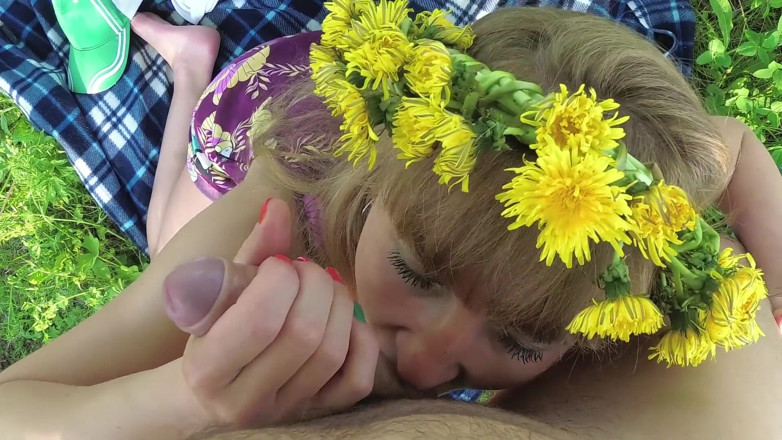 Sasha Bikeyeva: Amateur doggystyle and blowjob in the forest with a Russian...