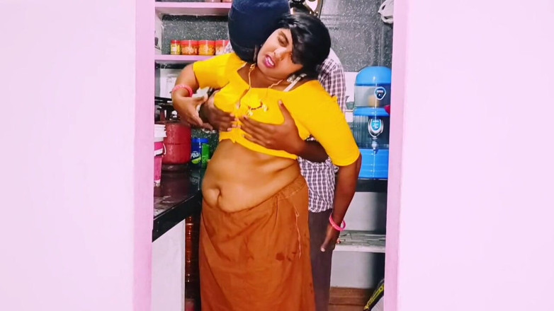 Telugu honey lips: Desi bhabi không may làm tình trong nhà bếp chồng...