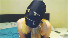 Selfgags classic: Hungover party girl: koule roubík a páska zabalená pod kapucí!