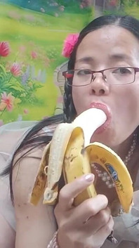 Video Menghisap Pisang Khas Hidupkan Anda