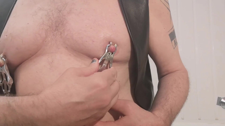 Monster_Meat_: Spettacolo di pompaggio delle tette con extra