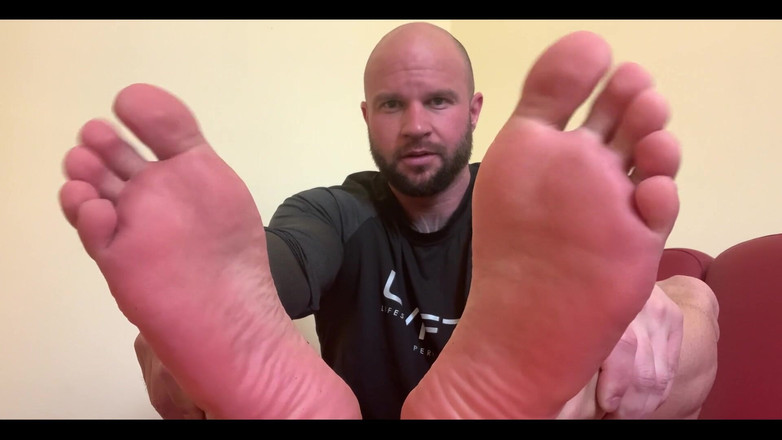 Jasons feet: Du ringer mig på ditt kontor för att skälla på...