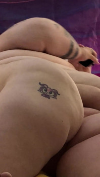 Wet Wipe Willy Wash for Korben as Rachel Cleans up Her Cum From His Fat Rolls!