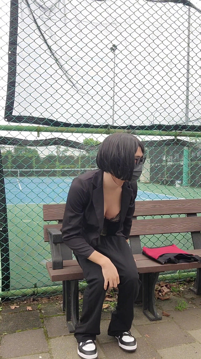 NotAFuta: Biuro Lady Crossdresser spust w miejscach publicznych